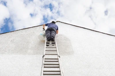 Peinture extérieure à Espalion — façades et ravalement